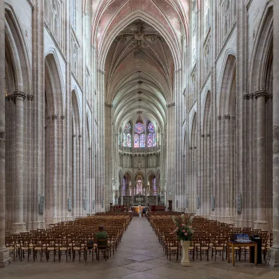 Interior da Catedral de Auxerre