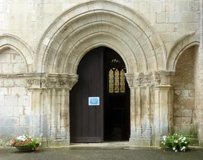 Portal da igreja de Saint-Pallais, Saintes