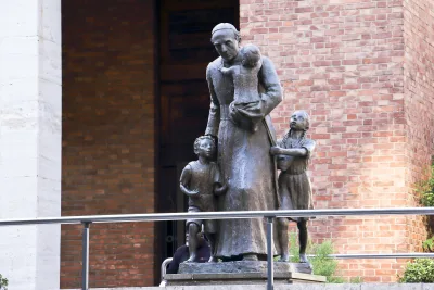 São Luís Guanella (estátua, Milão)